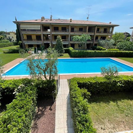 Gardappartamenti Tito Speri Pool And Garden Sirmione Eksteriør bilde