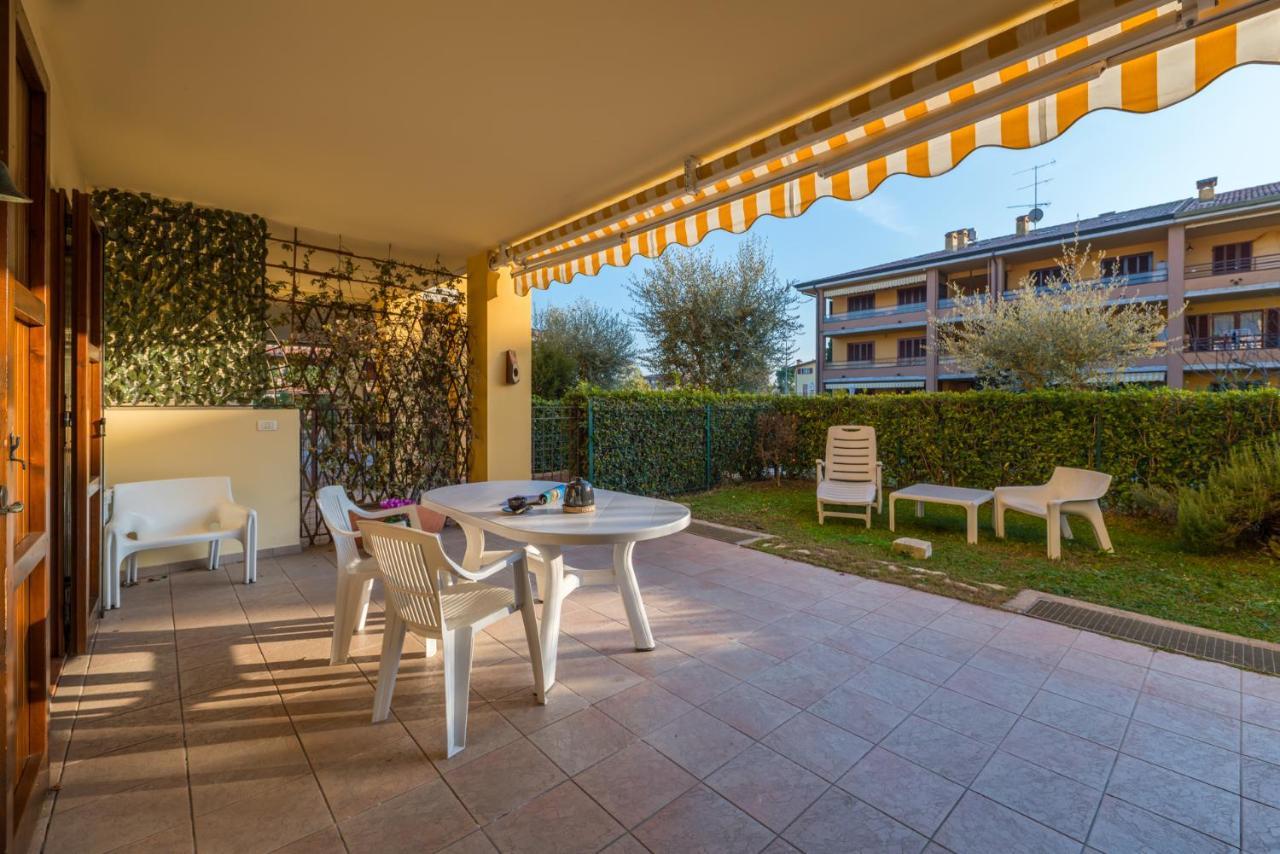 Gardappartamenti Tito Speri Pool And Garden Sirmione Eksteriør bilde
