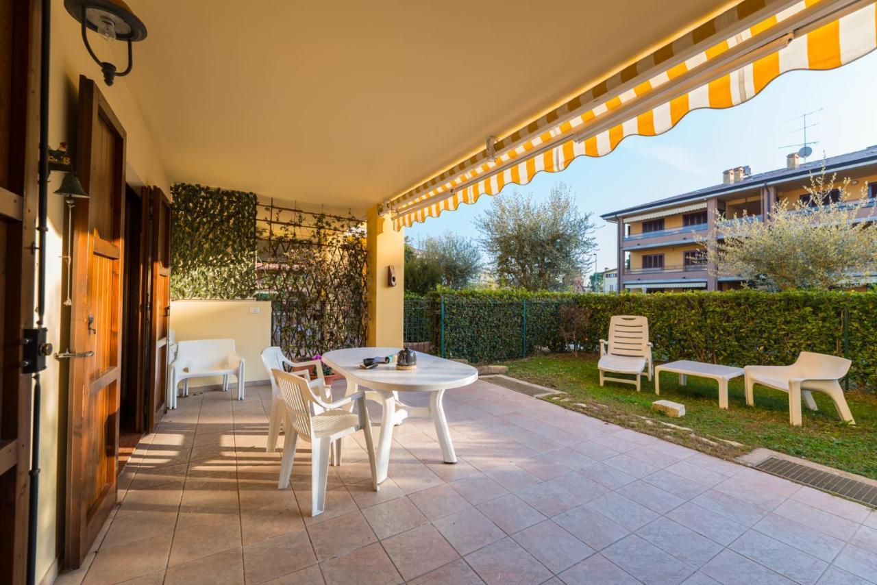 Gardappartamenti Tito Speri Pool And Garden Sirmione Eksteriør bilde